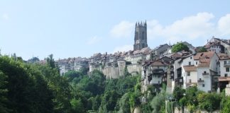 Dates des vacances scolaires 2024 - 2025 dans le canton de Fribourg