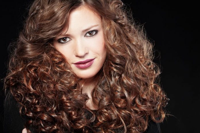 Astuces pour avoir des cheveux volumineux - pratique.ch